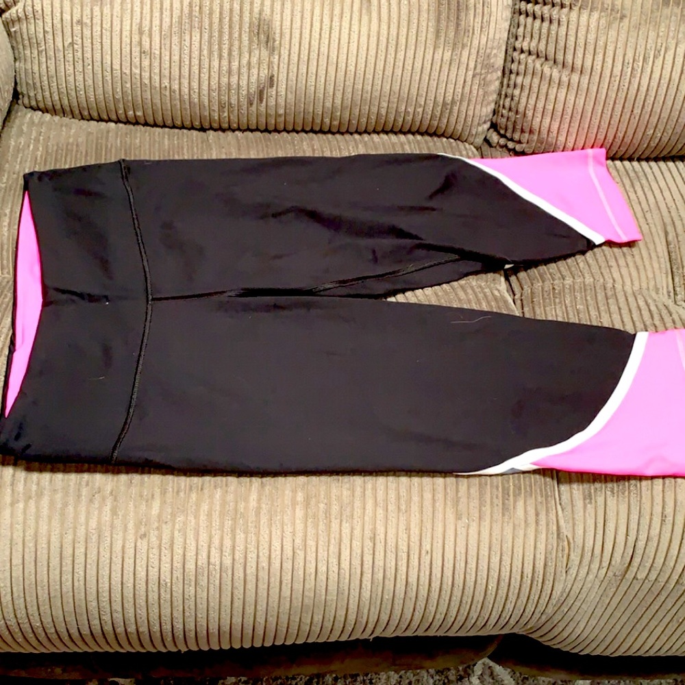 Victoria’s Secret crop leggings
